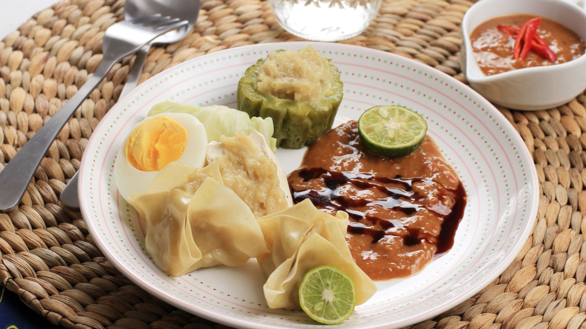 5 Authentic Bandung Culinary Delights Every Tourist Must Try 5 Authentic Bandung Culinary Delights Every Tourist Must Try