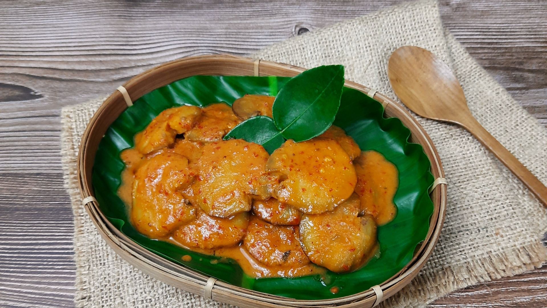 Must-Try Traditional Dishes in Jakarta: A Culinary Adventure for Foreign Tourists Must-Try Traditional Dishes in Jakarta: A Culinary Adventure for Foreign Tourists