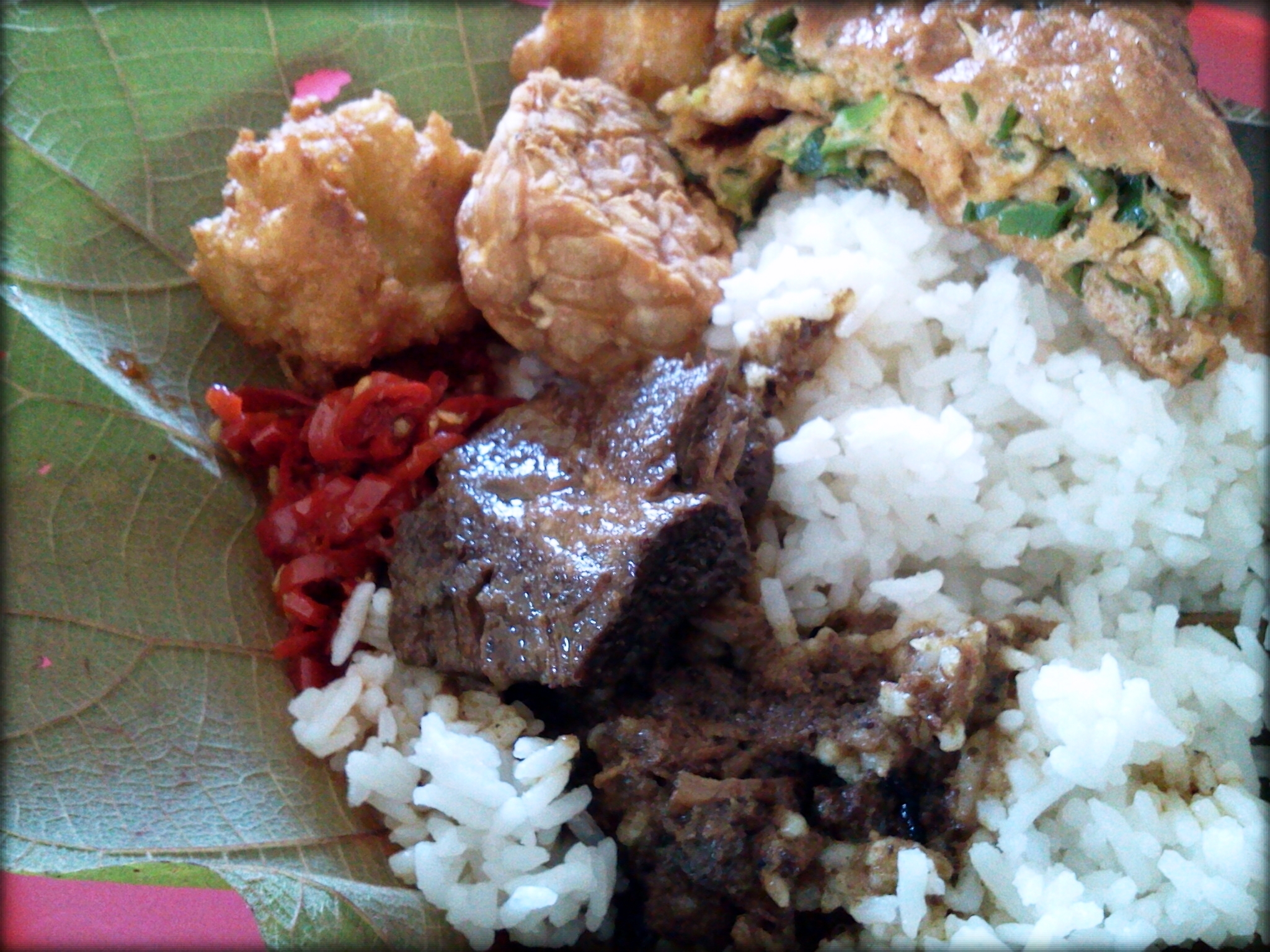 Kuliner Cirebon, Nasi Jamblang Ibu Nur dan Jamblang Pelabuhan Kuliner Cirebon, Nasi Jamblang Ibu Nur dan Jamblang Pelabuhan