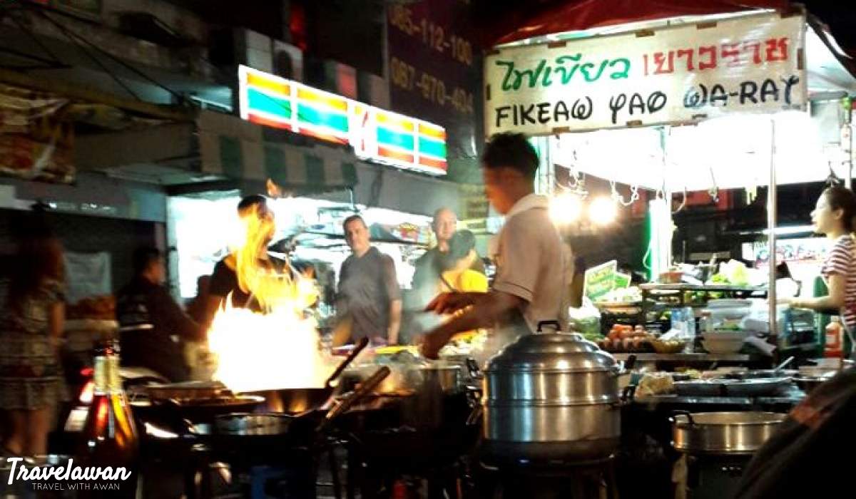 Serunya Wisata Kuliner di Chinatown Bangkok, Travelawan