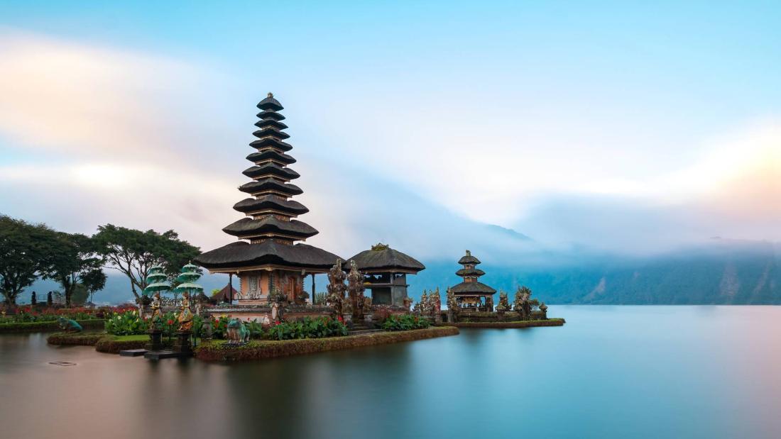 Welcome to the Bali Travel Guide, your complete companion to discovering the breathtaking Island of the Gods!