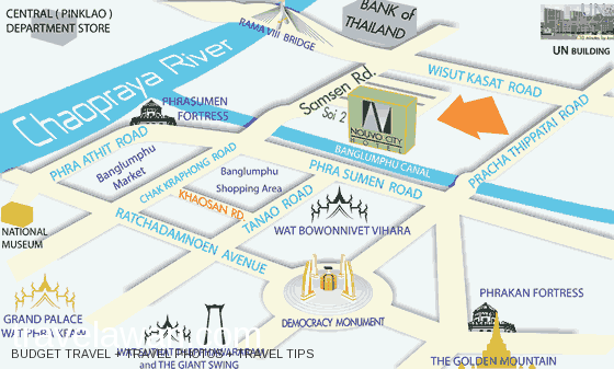 Dari Phra Arthit Pier (N13) bisa jalan kaki ke kawasan Khao San Road