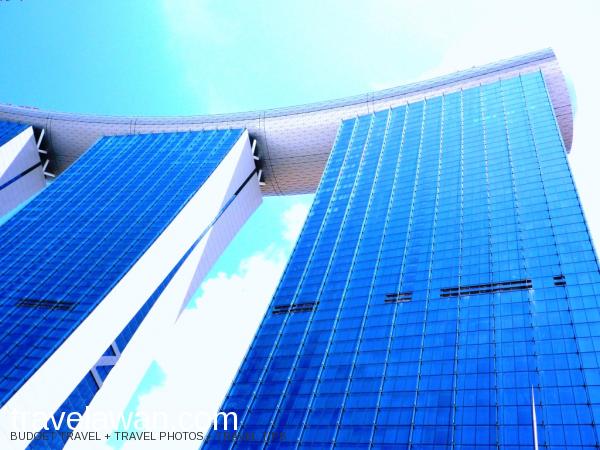 Satu tempat populer yang tidak boleh kita lewatkan kalau wisata ke Singapura ada