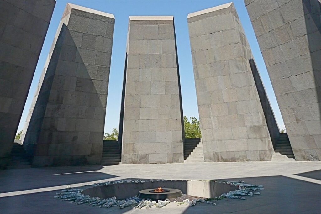 6. Tsitsernakaberd