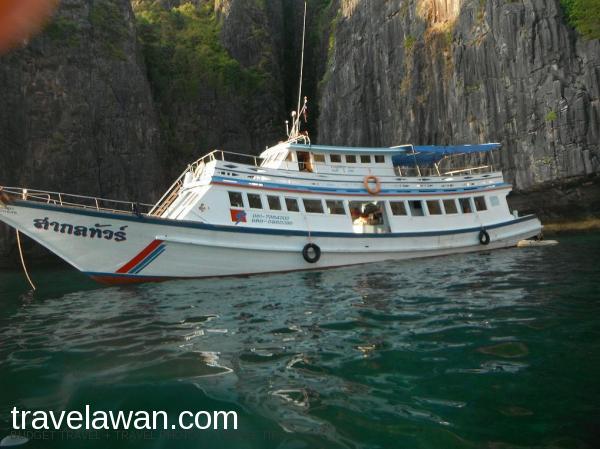 Wisata Phi Phi Island, Bermalam di Kapal di Maya Bay, Travelawan