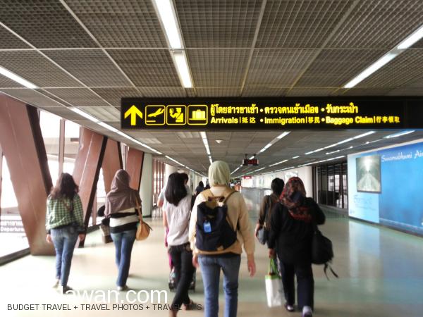 File Travelawan, Di Bangkok Cicipi Restoran Ban Khun Mae, Travelawan